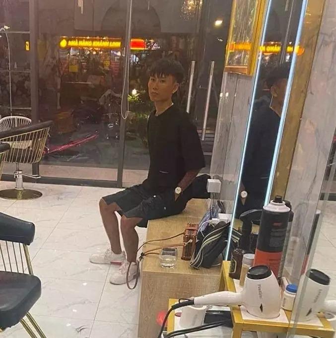 Đạt Villa gây chú ý với loạt ảnh đời thường-4