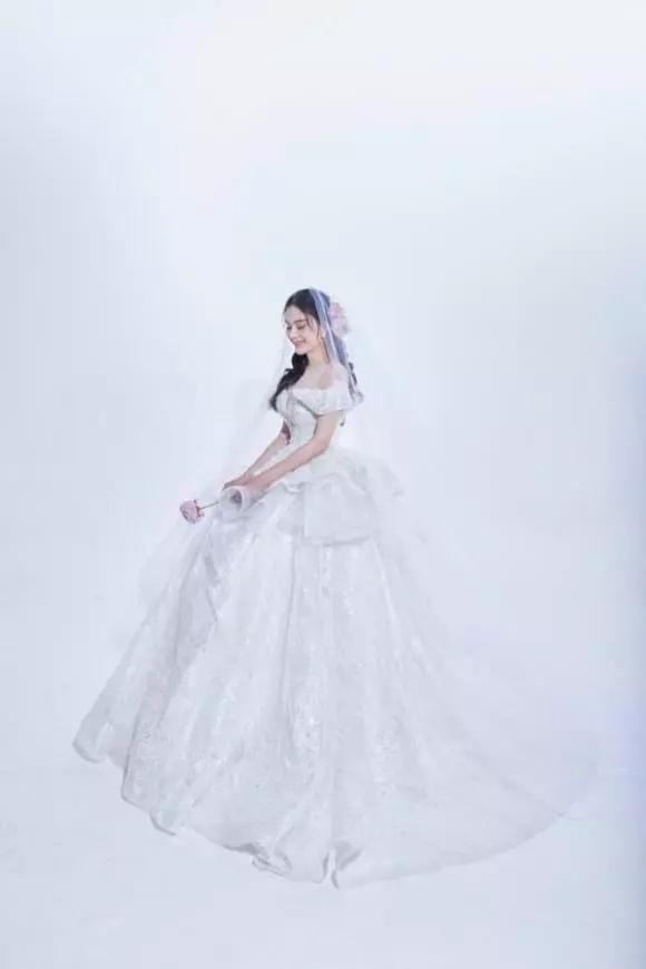 Lâm Khánh Chi tung ảnh cưới với tình tin đồn-9