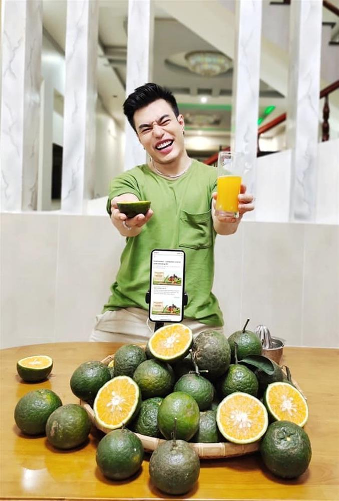 Sao Việt livestream bán hàng online: Hòa Minzy như tấu hài-8