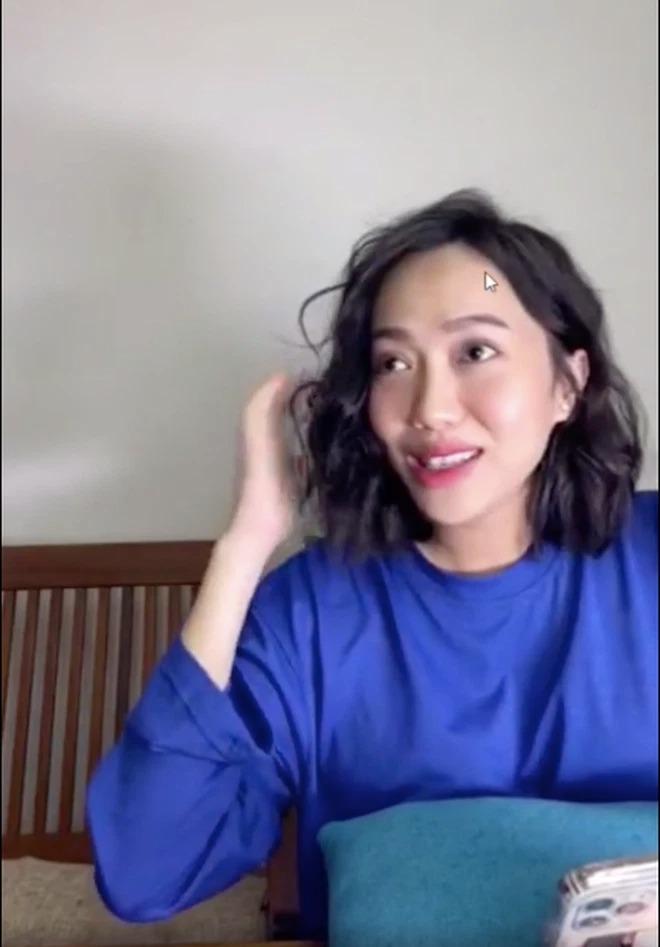 Sao Việt livestream bán hàng online: Hòa Minzy như tấu hài-10