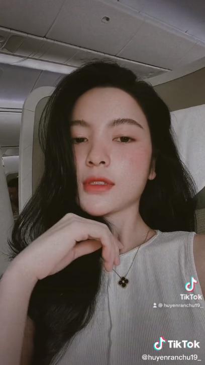 Quang Hải về nước, bồ hơn tuổi tức tốc bay gấp vào Sài Gòn?-3