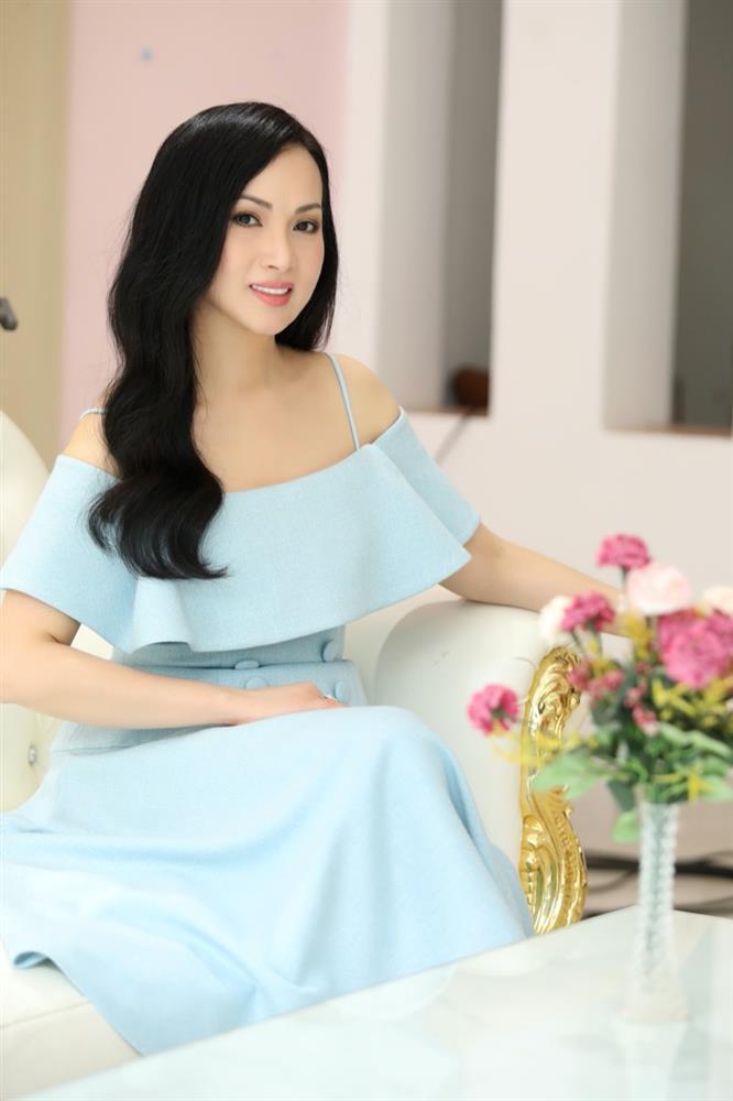 Ca sĩ tỷ phú Hà Phương quyết tâm bùng nổ với nhạc trẻ-6