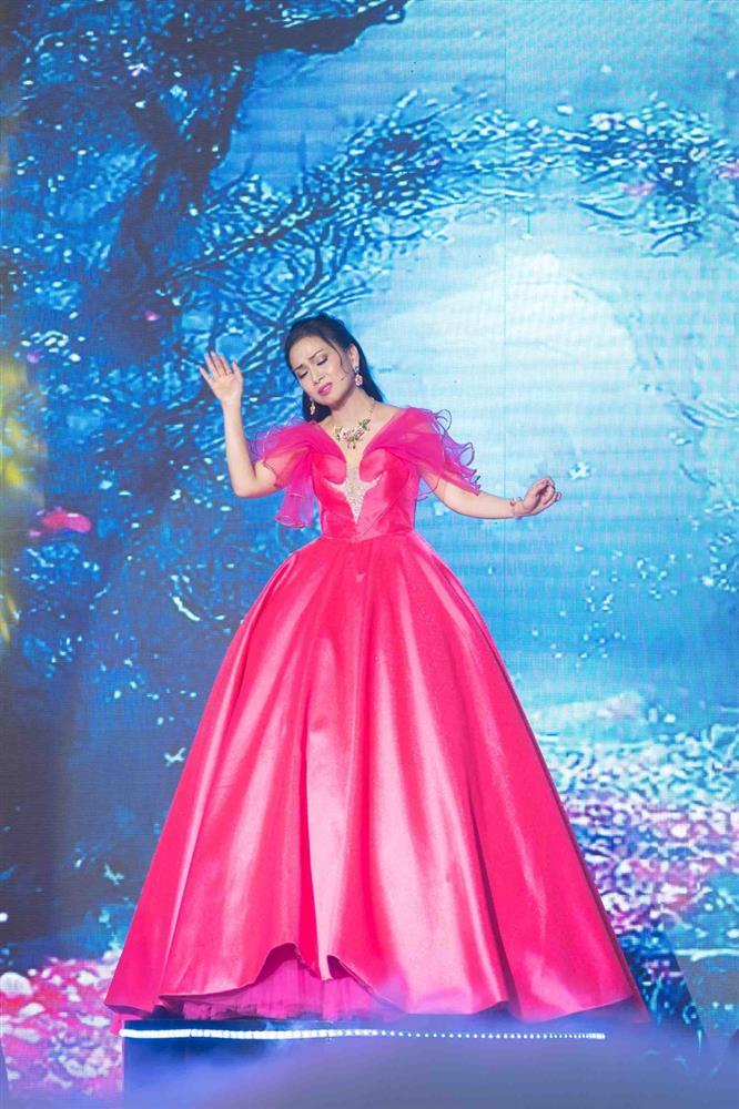 Ca sĩ tỷ phú Hà Phương quyết tâm bùng nổ với nhạc trẻ-4