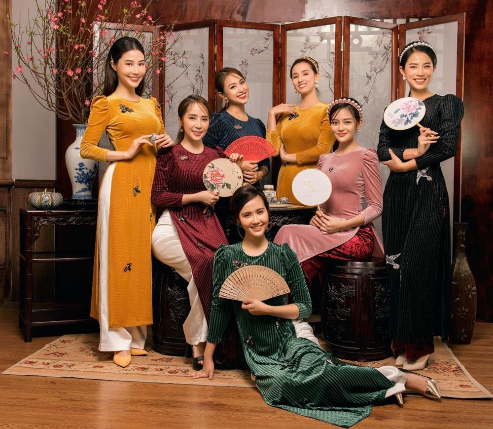 Hội bạn thân Quỳnh Nga - Lã Thanh Huyền chăm mặc theo dress code-4