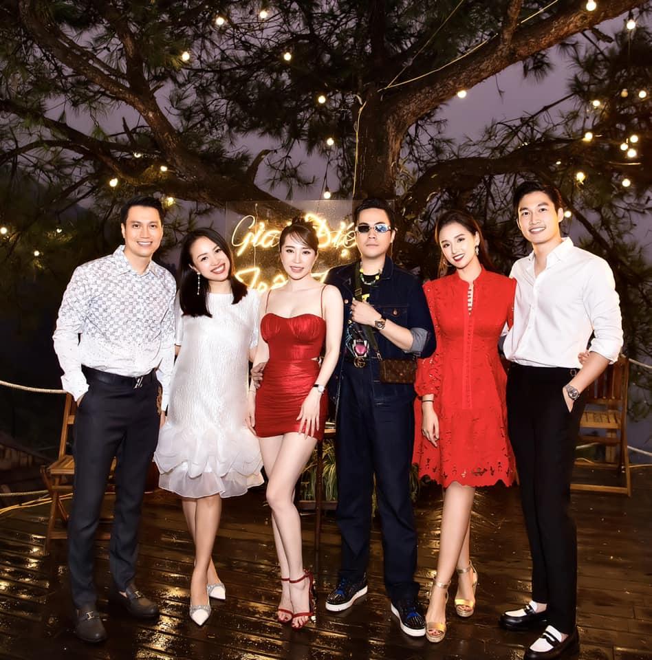 Hội bạn thân Quỳnh Nga - Lã Thanh Huyền chăm mặc theo dress code-6