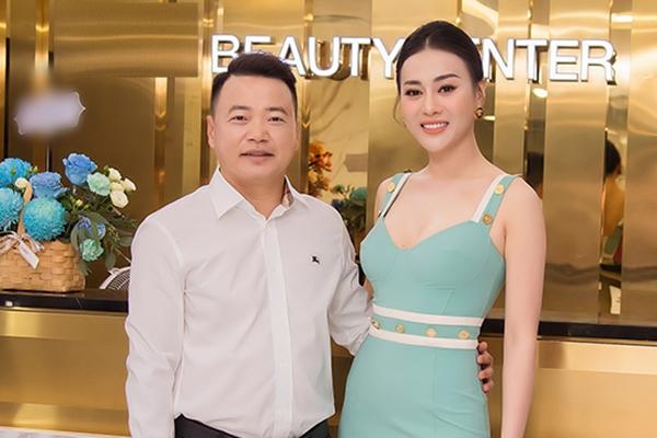 Shark Bình đăng ảnh hôn má Phương Oanh-8