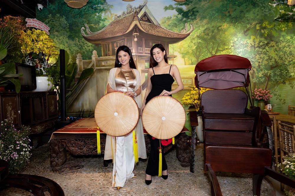 4 con gái xúng xính váy áo xuất hiện cùng Vũ Thu Phương-5