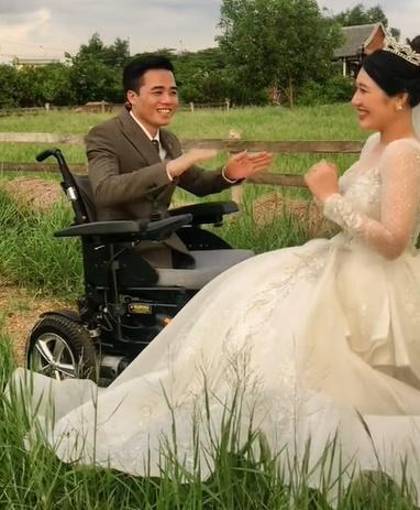 Ảnh cưới chất lượng của chàng trai không chân lấy vợ đẹp-4