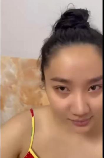 Vợ Lê Dương Bảo Lâm ôm con khóc nấc, chuyện gì đây?-1