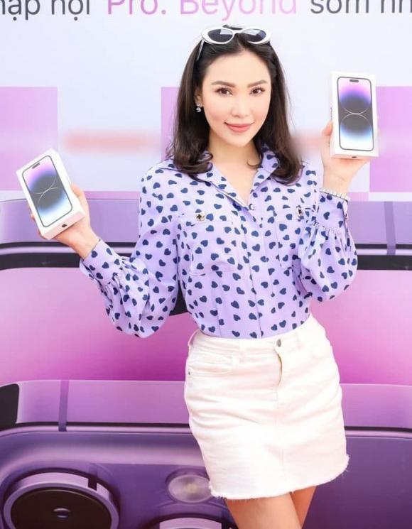 Dàn sao Việt đầu tiên đập hộp điện thoại iPhone 14-8