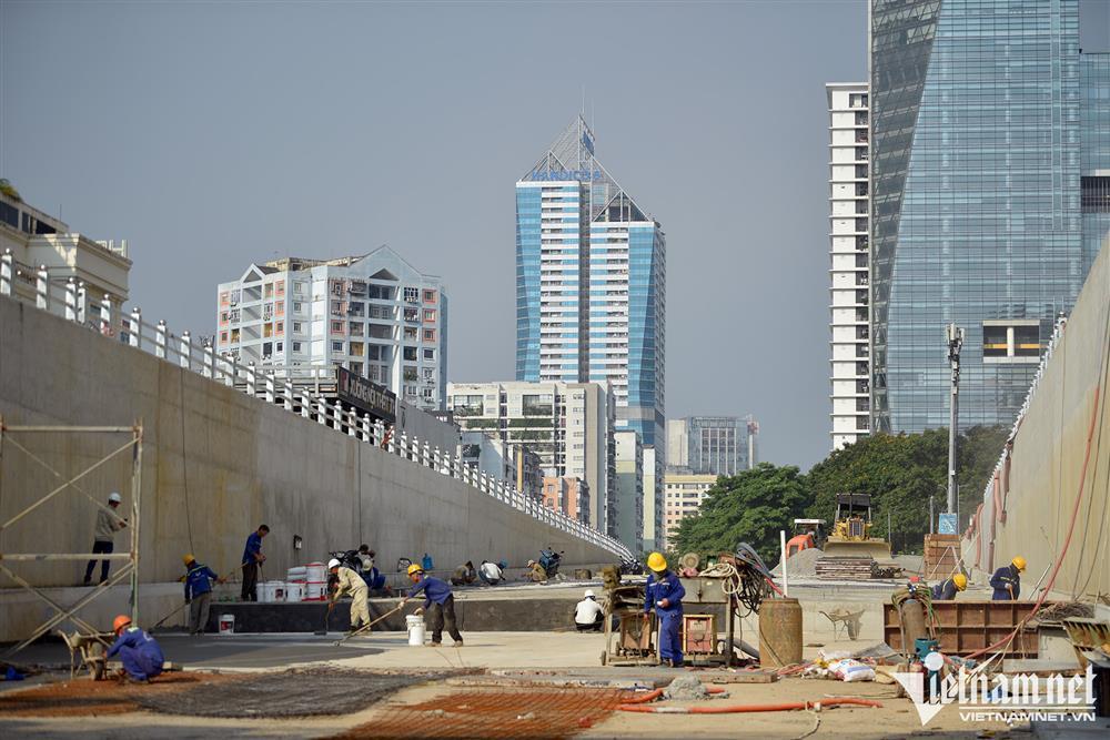 Hầm chui Lê Văn Lương - Tố Hữu 700 tỷ đồng chuẩn bị thông xe-4