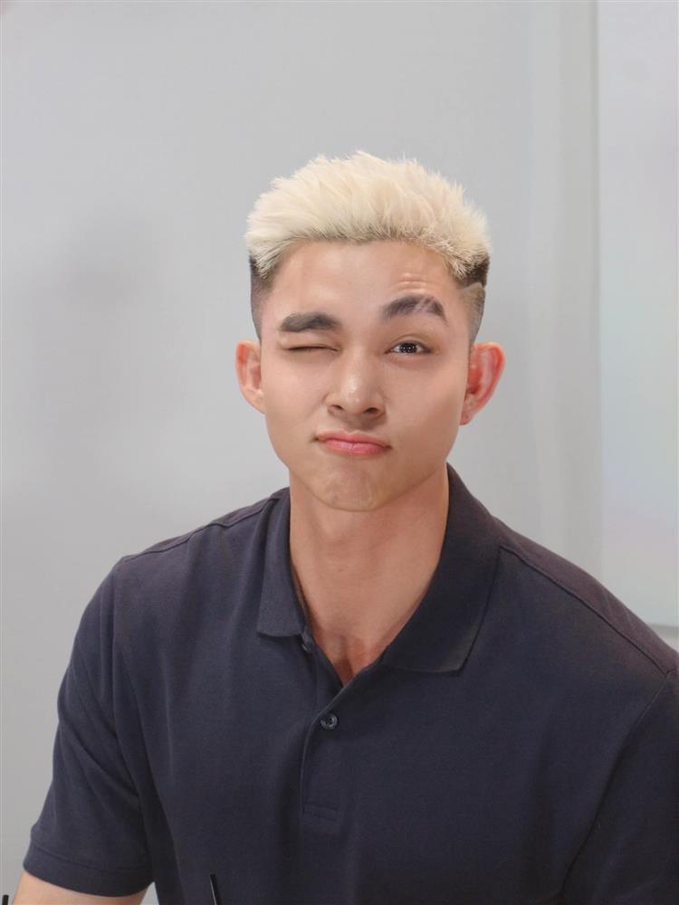 Điểm danh sao Việt bị kẹt giữa 2 đám cưới trùng 10/10-1