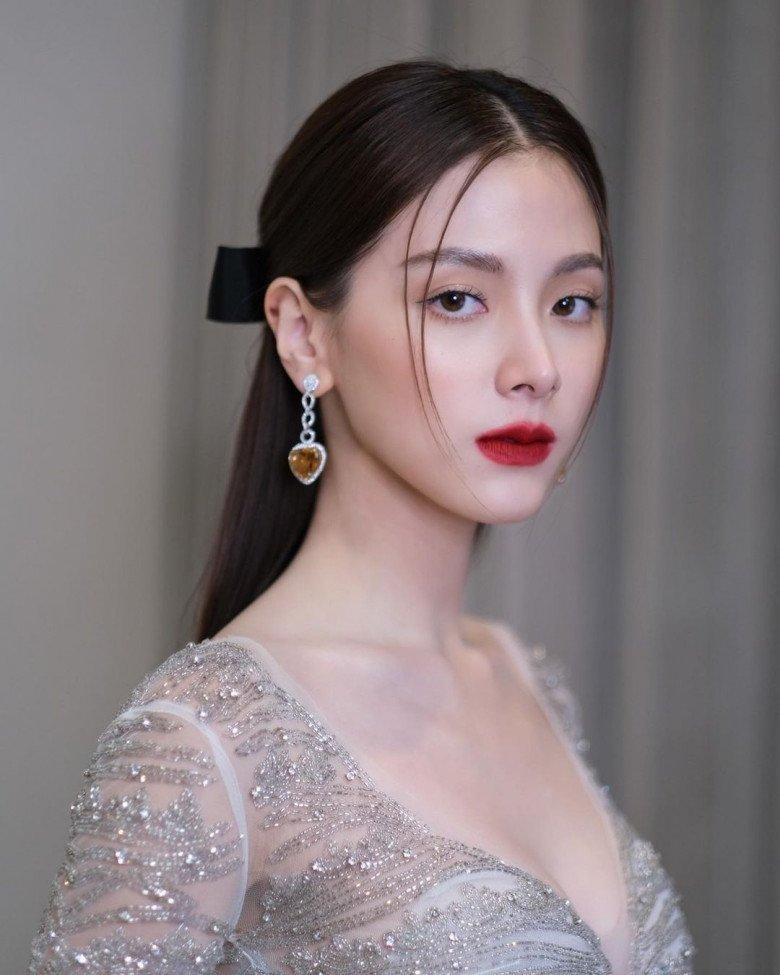 Mỹ nhân Thái Baifern xuất hiện khác lạ như bơm môi-5