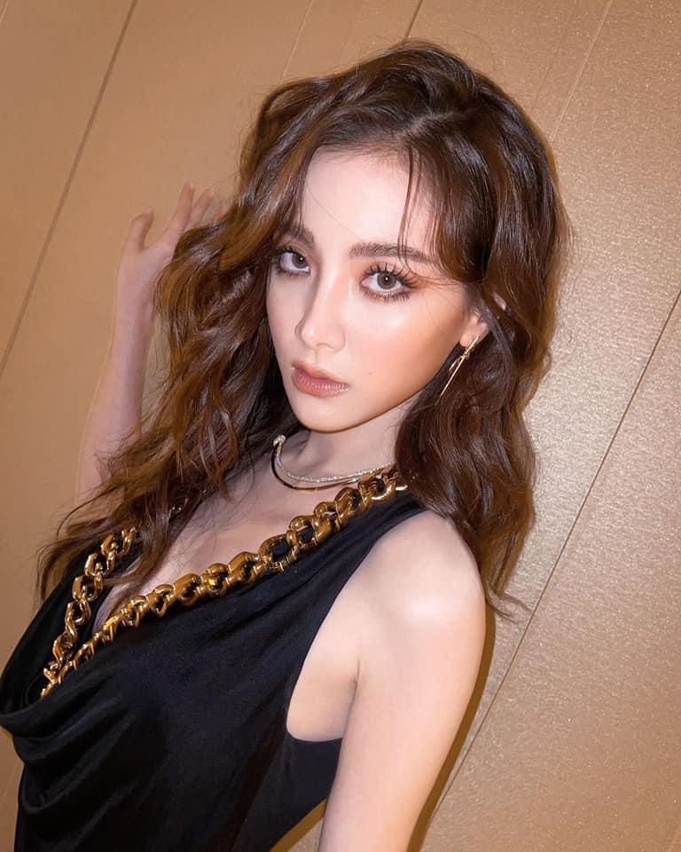 Mỹ nhân Thái Baifern xuất hiện khác lạ như bơm môi-9