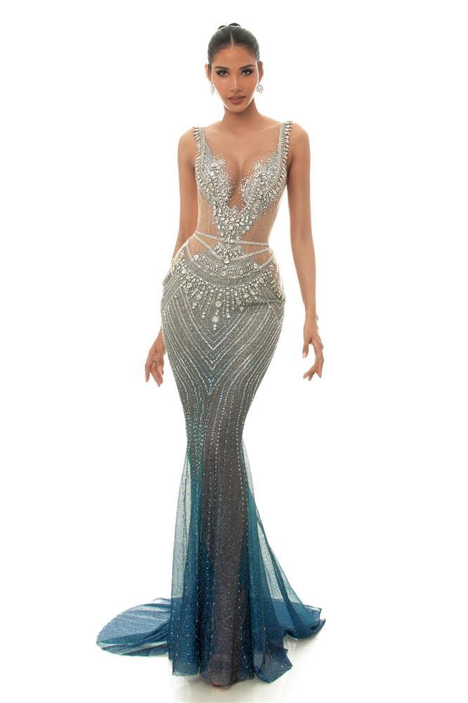 Bộ váy đẹp xuất sắc bị Hoàng Thùy bỏ qua tại Miss Universe-7
