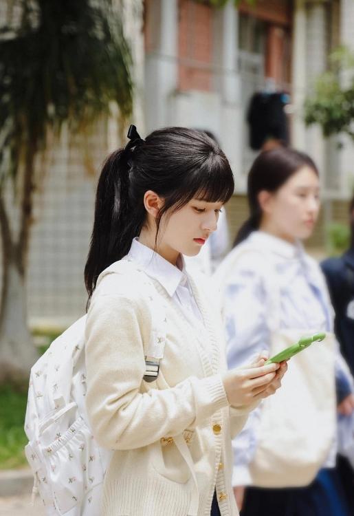 Triệu Lộ Tư đẹp đôi bên bạn diễn mới, fan quên luôn Ngô Lỗi-5