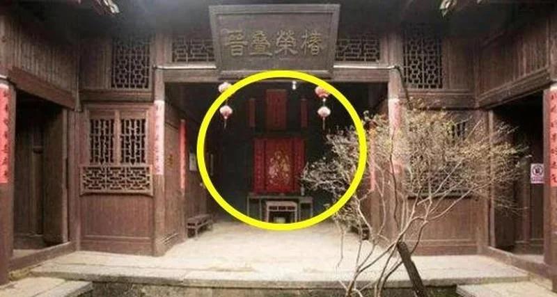 Phòng khách không đặt 3 thứ, sân nhà không trồng 3 cây, là cây gì?-1