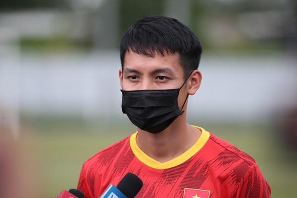 Tiền vệ Đỗ Hùng Dũng tậu xế hộp mới vào dịp cuối năm-5