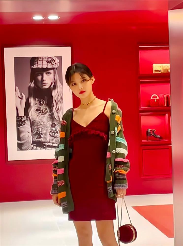 Sao nhí Kim Yoo Jung lột xác khi trưởng thành-1