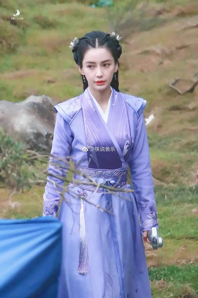 Angela Baby hóa hồ ly, nhan sắc có đấu lại Dương Mịch, Nhiệt Ba?-6