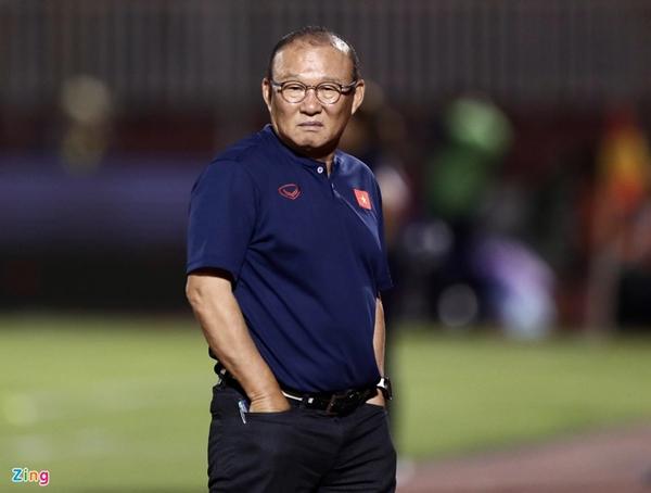 Bạn gái Văn Lâm, vợ Duy Mạnh đến cổ vũ tuyển Việt Nam-4