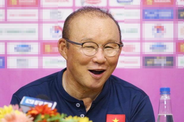 Hình ảnh siêu yêu của thầy Park khi học trò thắng đậm Singapore-3