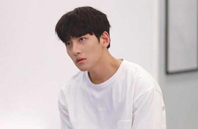 Ji Chang Wook mãi chưa thoát kiếp flop, bạn diễn nữ lại liên tục phất-1