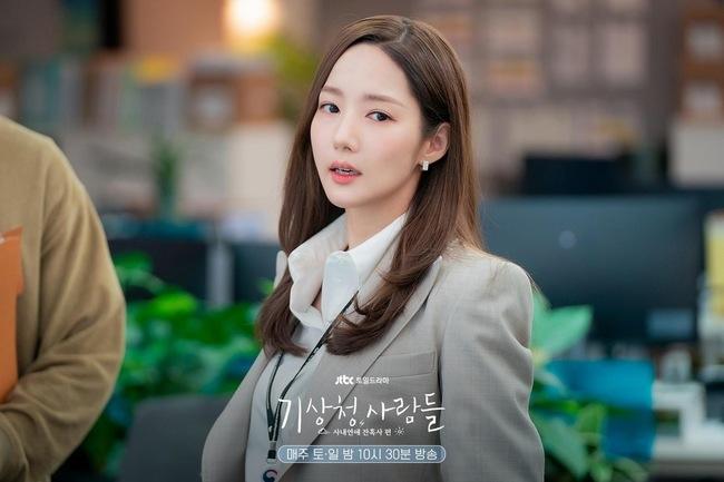 Ji Chang Wook mãi chưa thoát kiếp flop, bạn diễn nữ lại liên tục phất-6