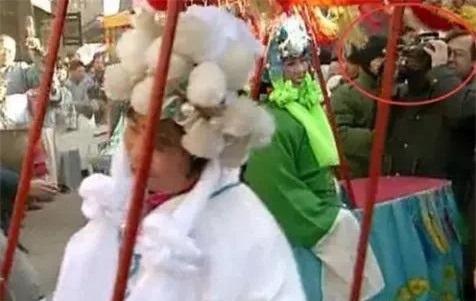 Sạn to đùng ít ai phát hiện ra trong Hoàn Châu Cách Cách hơn 2 thập kỷ qua-9