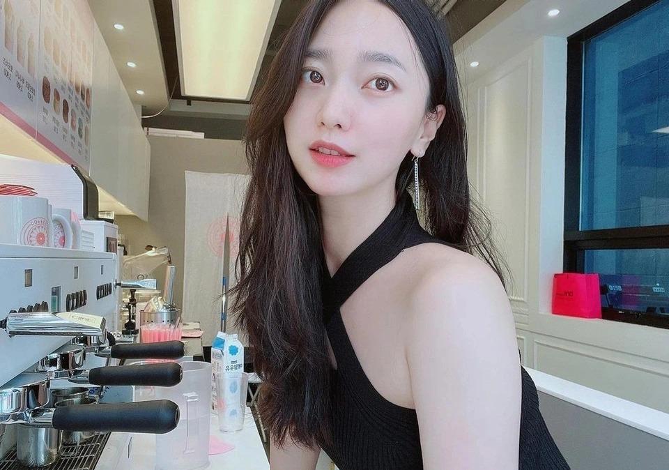 Ca sĩ Hàn Quốc bị chồng kiện vì ngoại tình-1