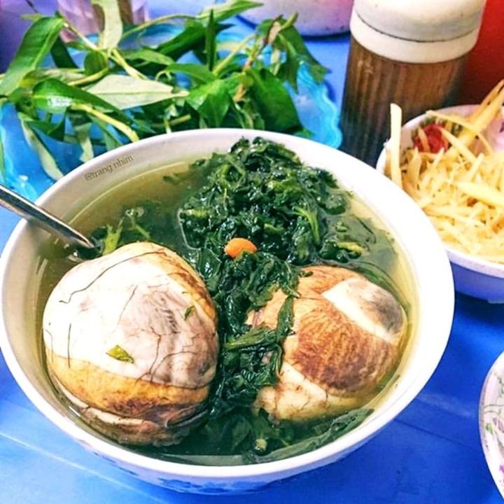 Đặc sản trứng vịt lộn hầm ngải cứu, chưa ăn thì ngại mà đã thử là mê-1