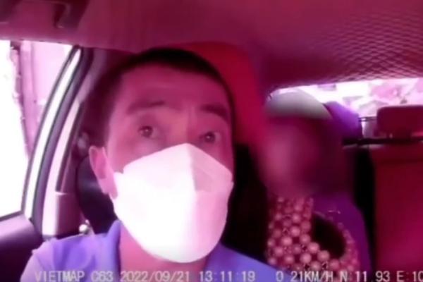 Clip: Tiktoker hiền lành ít nói chửi tài xế lớn tuổi nghe phát hoảng-1