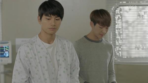 Tài tử Hậu Duệ Mặt Trời sau 6 năm: Từ vai phụ nhỏ bé đến sự nghiệp tỏa sáng-4