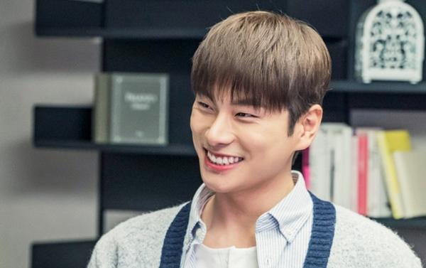 Tài tử Hậu Duệ Mặt Trời sau 6 năm: Từ vai phụ nhỏ bé đến sự nghiệp tỏa sáng-6