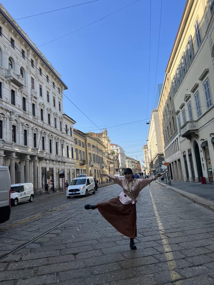 Diva Thanh Lam tạo dáng nhí nhố cạnh hôn phu bác sĩ khi vi vu châu Âu-6