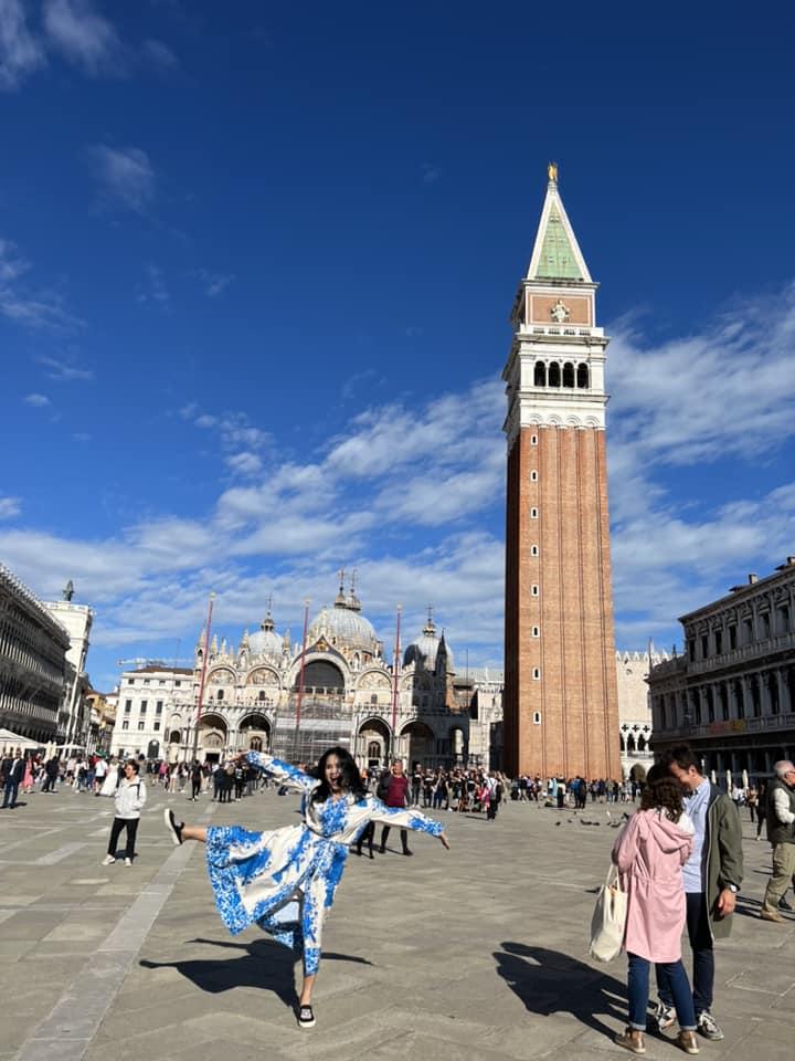 Diva Thanh Lam tạo dáng nhí nhố cạnh hôn phu bác sĩ khi vi vu châu Âu-7