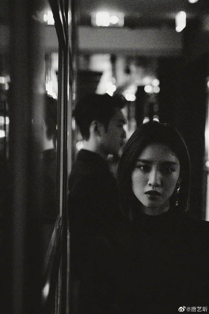 Loạt ảnh tình bể bình của Trương Nhược Quân - Đường Nghệ Hân-7