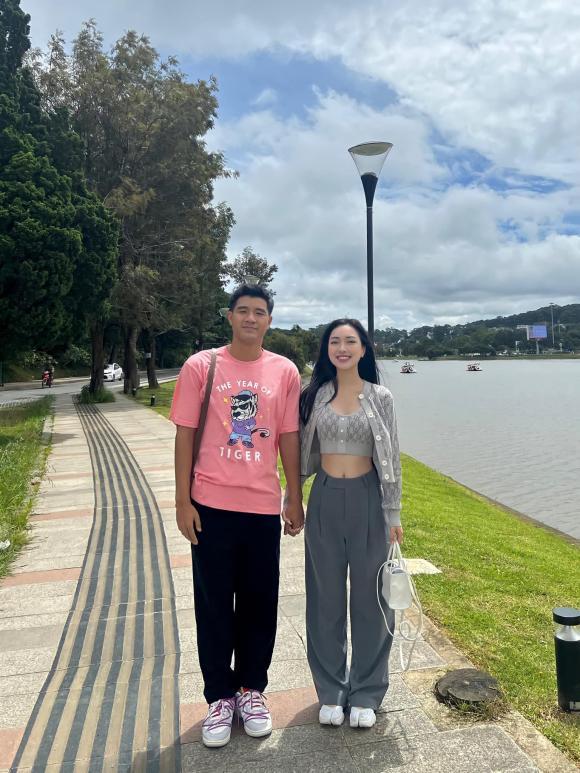 Đăng ảnh mừng sinh nhật chồng, vợ Hà Đức Chinh bị soi nhan sắc-1