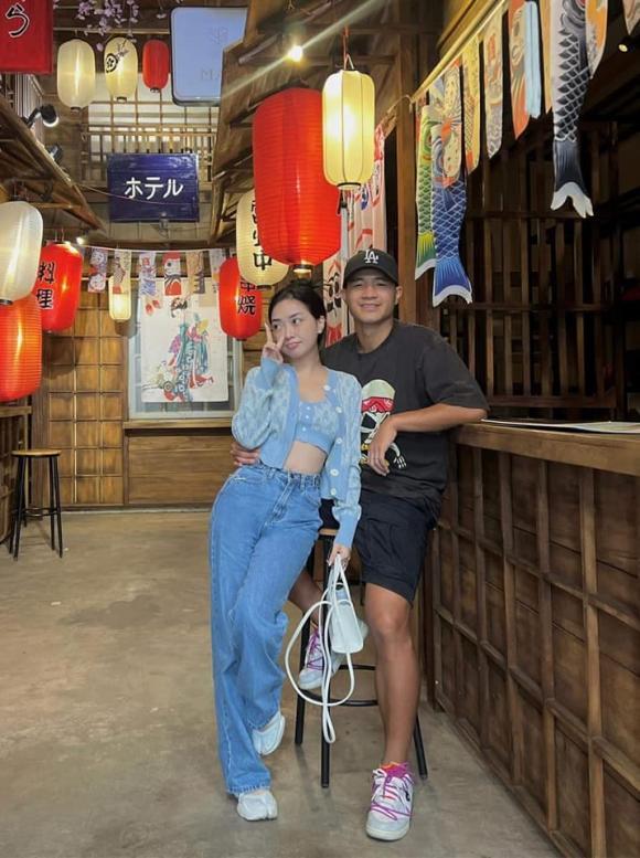 Đăng ảnh mừng sinh nhật chồng, vợ Hà Đức Chinh bị soi nhan sắc-6