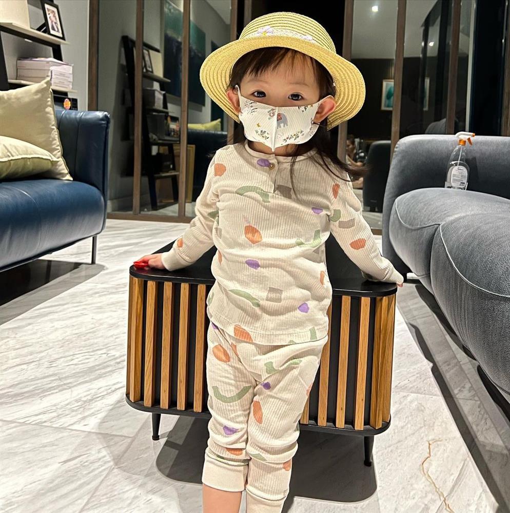 Tin showbiz Việt ngày 22/9: Lê Dương Bảo Lâm lo khi 3 con cùng ốm-11