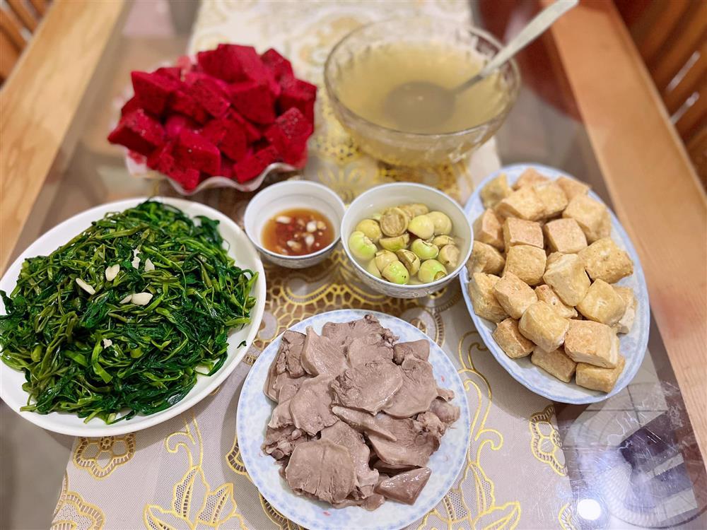 Hôm nay ăn gì? Ngắm loạt mâm cơm của mẹ đảm mà thèm-5
