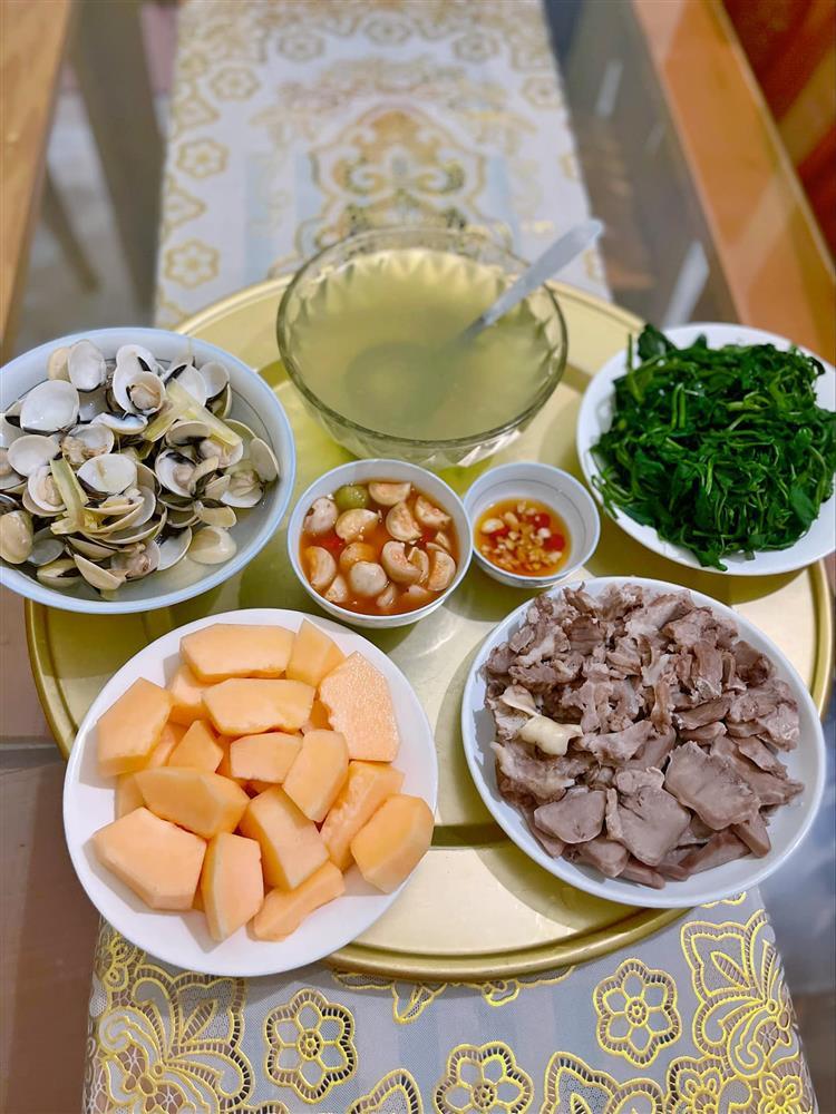 Hôm nay ăn gì? Ngắm loạt mâm cơm của mẹ đảm mà thèm-8