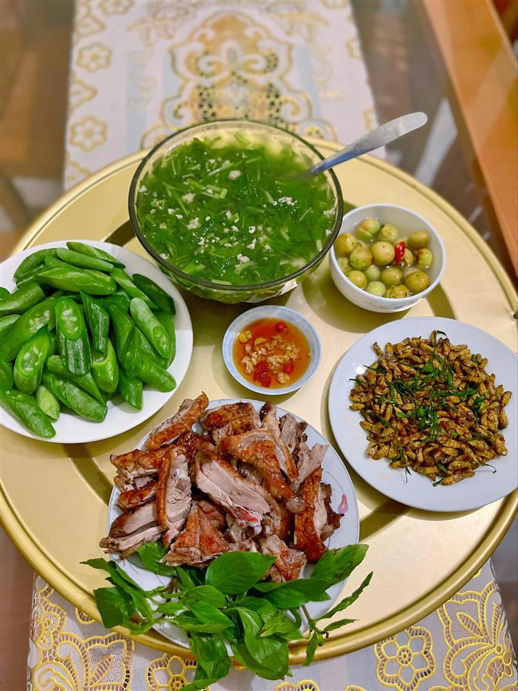 Hôm nay ăn gì? Ngắm loạt mâm cơm của mẹ đảm mà thèm-9