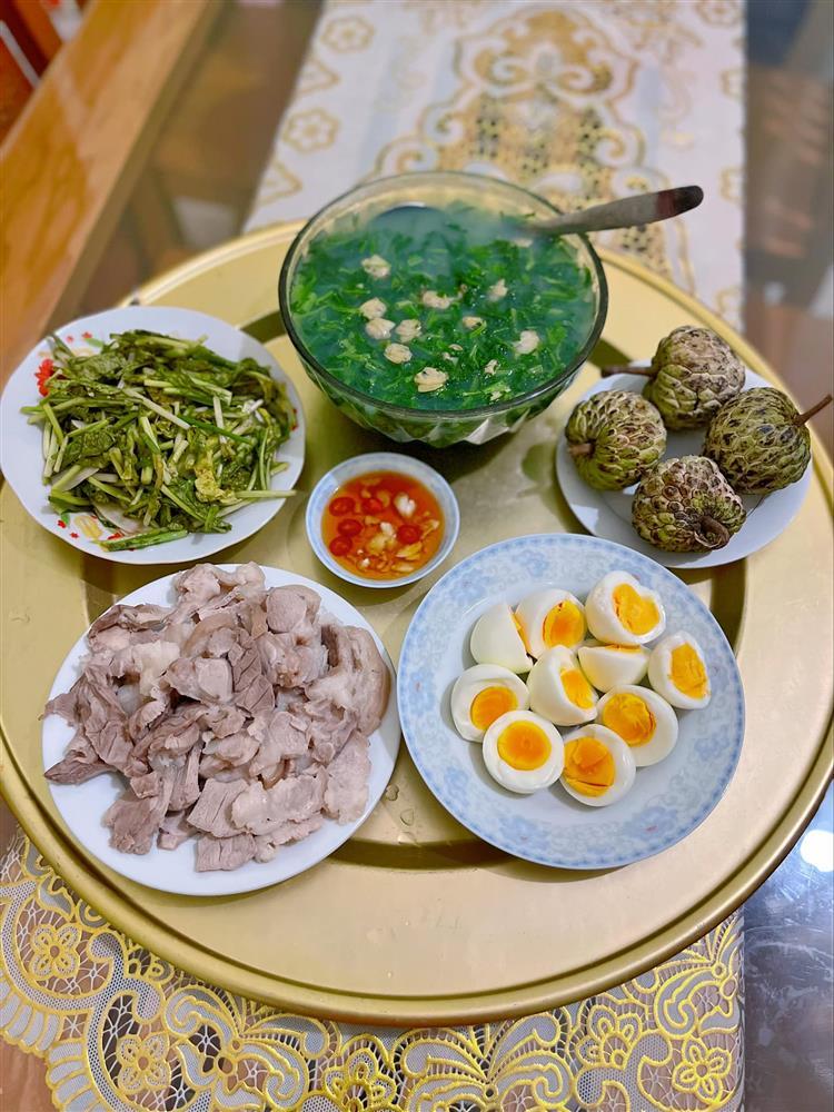 Hôm nay ăn gì? Ngắm loạt mâm cơm của mẹ đảm mà thèm-11