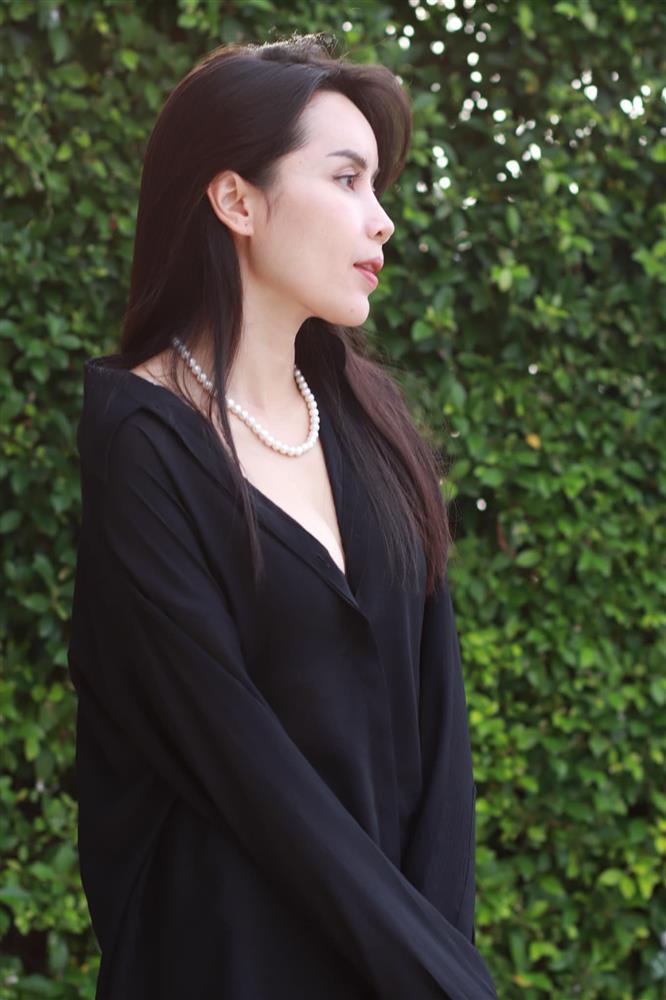 Lưu Hương Giang thường xuyên đăng ảnh một mình-2