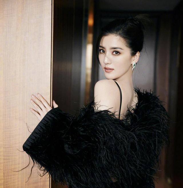 Ngô Thiên Ngữ công khai người tình đại gia-3