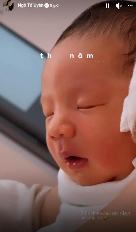 Diện mạo quý tử mới chào đời của trung vệ nổi tiếng tuyển Việt Nam-1