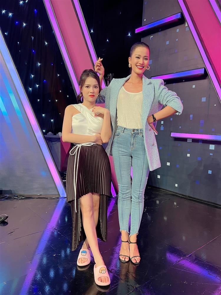 Sam nhỏ bé bên đồng nghiệp, Lan Ngọc 1m64 vượt dễ dàng-3