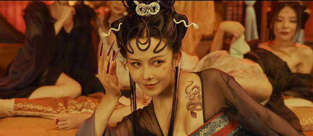 Tân Họa Bì bị chỉ trích vì lạm dụng cảnh nóng phản cảm-2