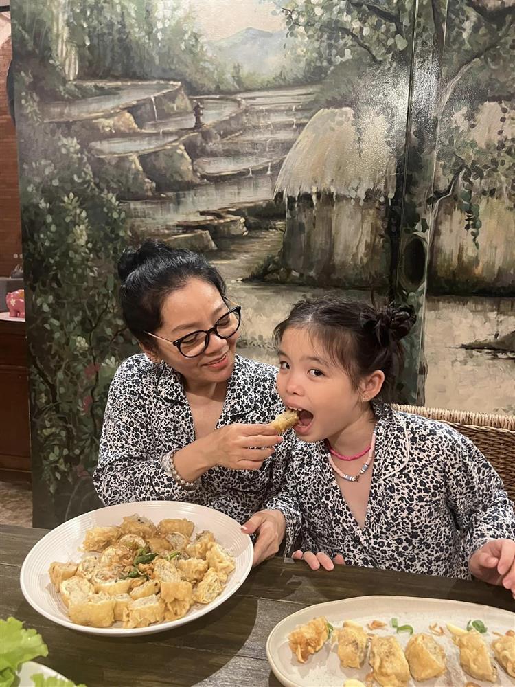 Con gái Phương Trinh Jolie tiếp tục catwalk, liệu có tiến bộ?-8